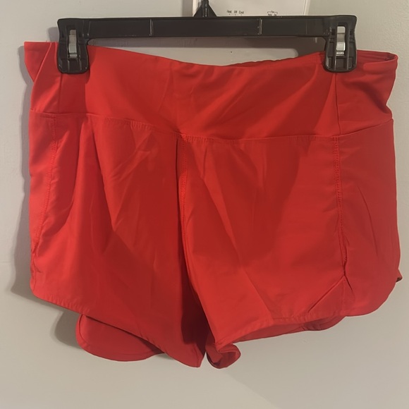 Lululemon running shorts no tear tag but excellent condition - Picture 2 of 3